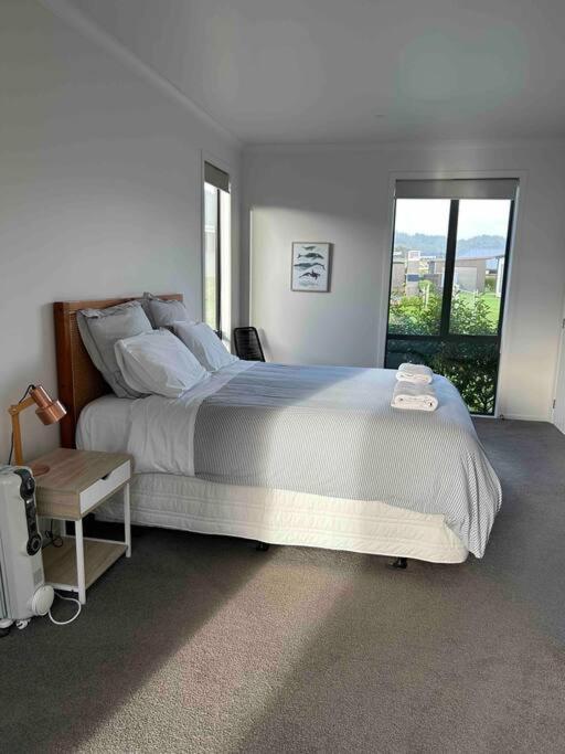 Purangi Beachhouse - 2 Bedroom Cooks Beach Eksteriør billede